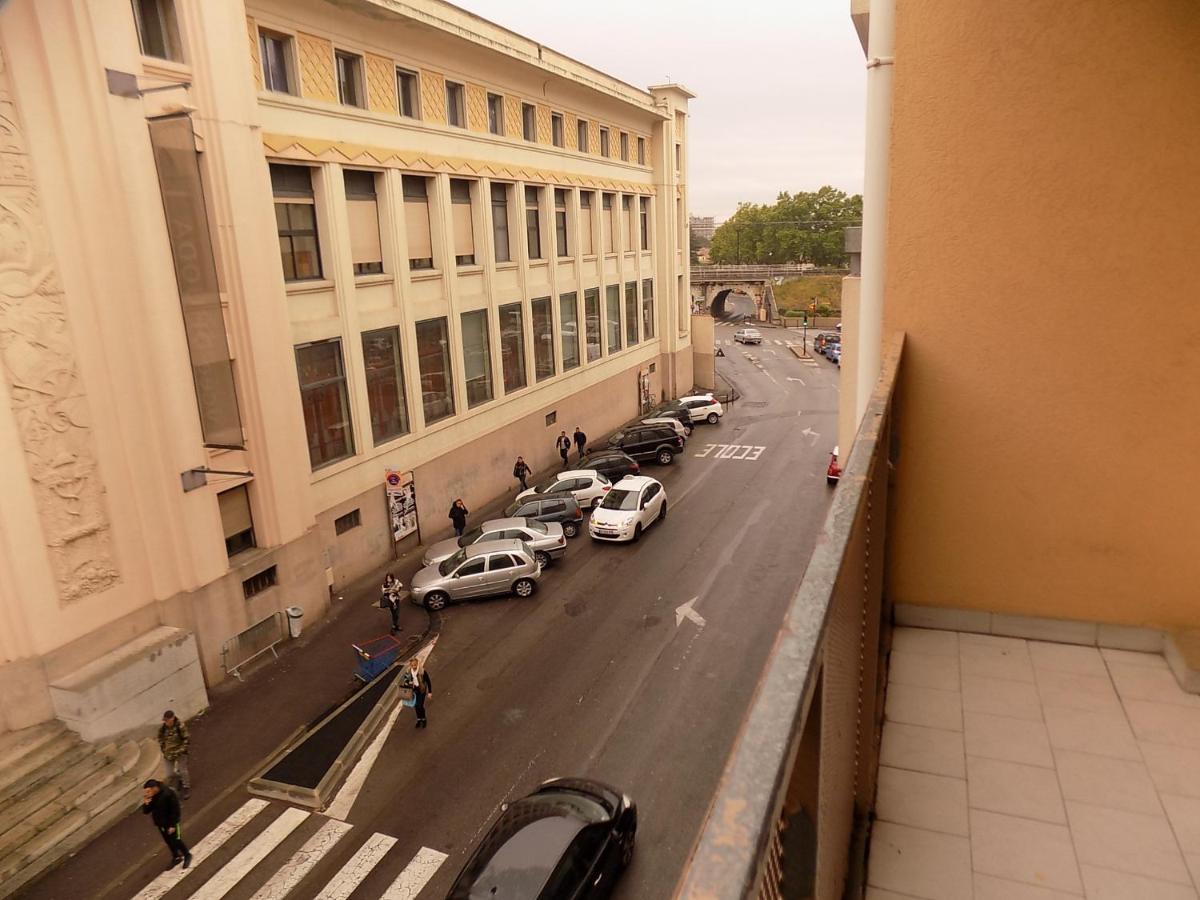 Nimes Studio Parking Dhuoda Экстерьер фото