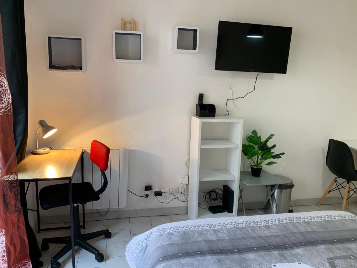 Nimes Studio Parking Dhuoda Экстерьер фото