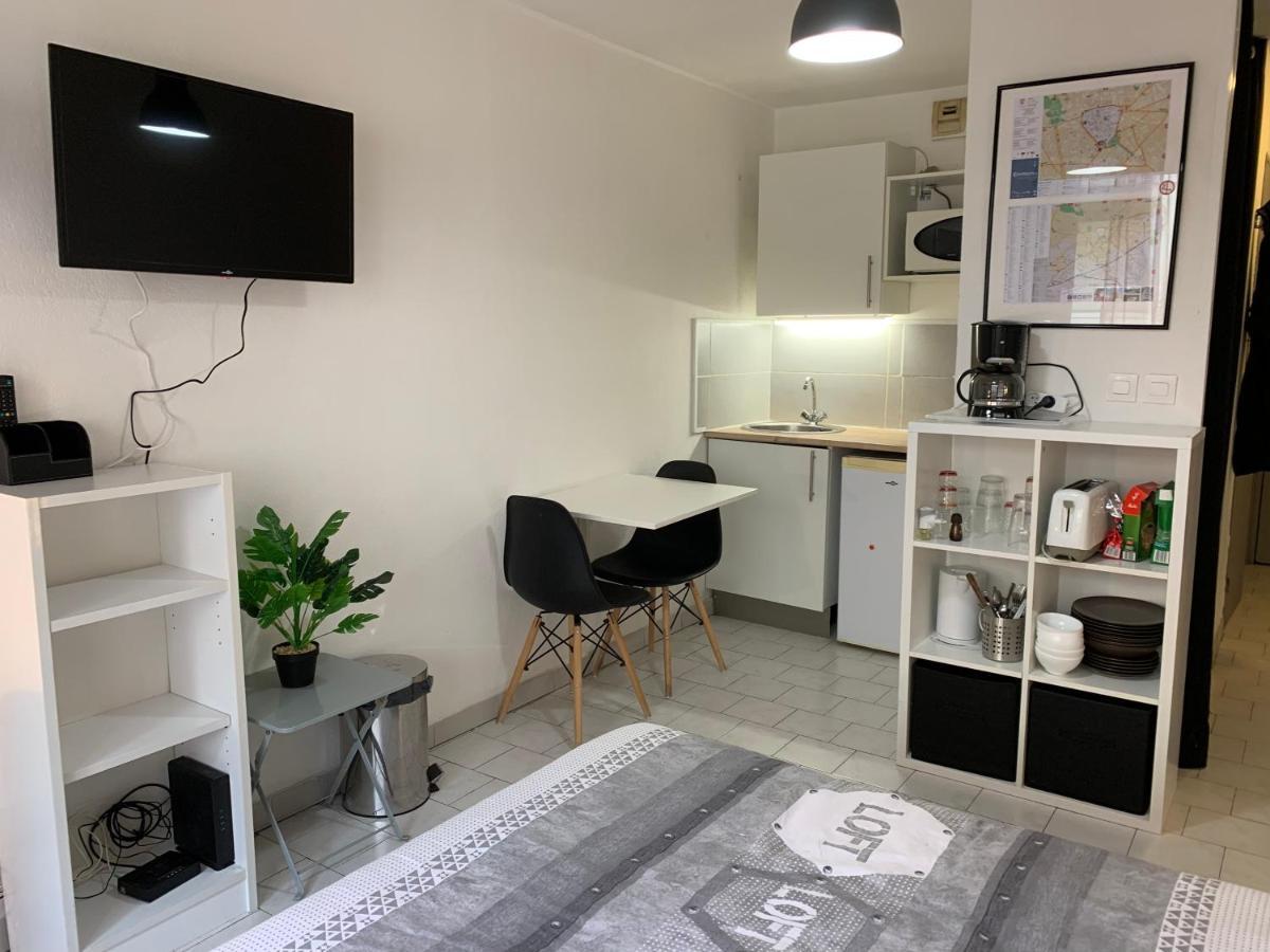 Nimes Studio Parking Dhuoda Экстерьер фото